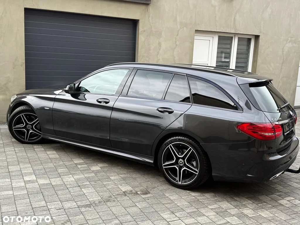 Mercedes-Benz Klasa C 220 d T 9G-TRONIC AMG Line - 25