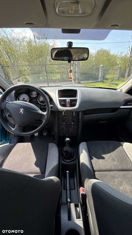 Peugeot 207 - 8