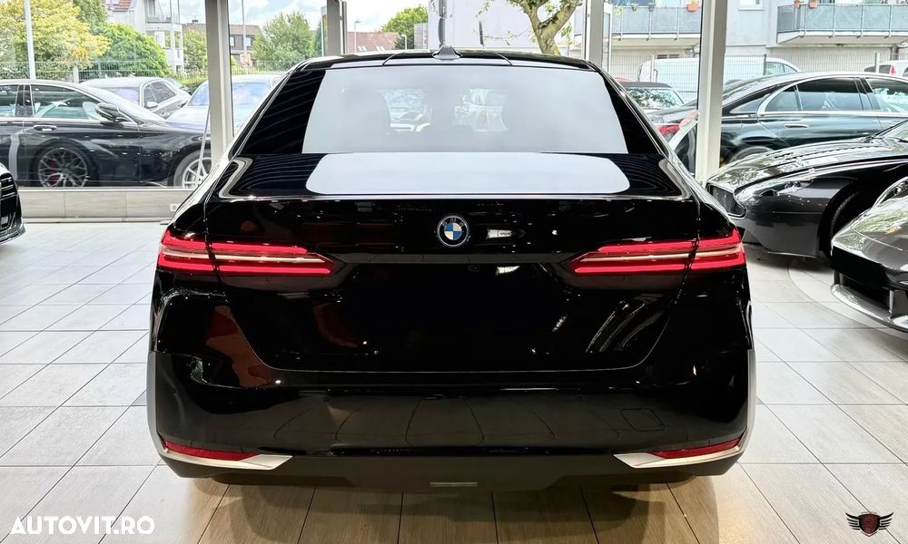 BMW Seria 5 550e xDrive Aut. - 25