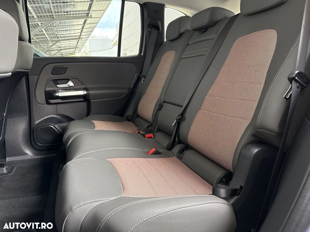 Mercedes-Benz EQB 250+ Electric Art - 23