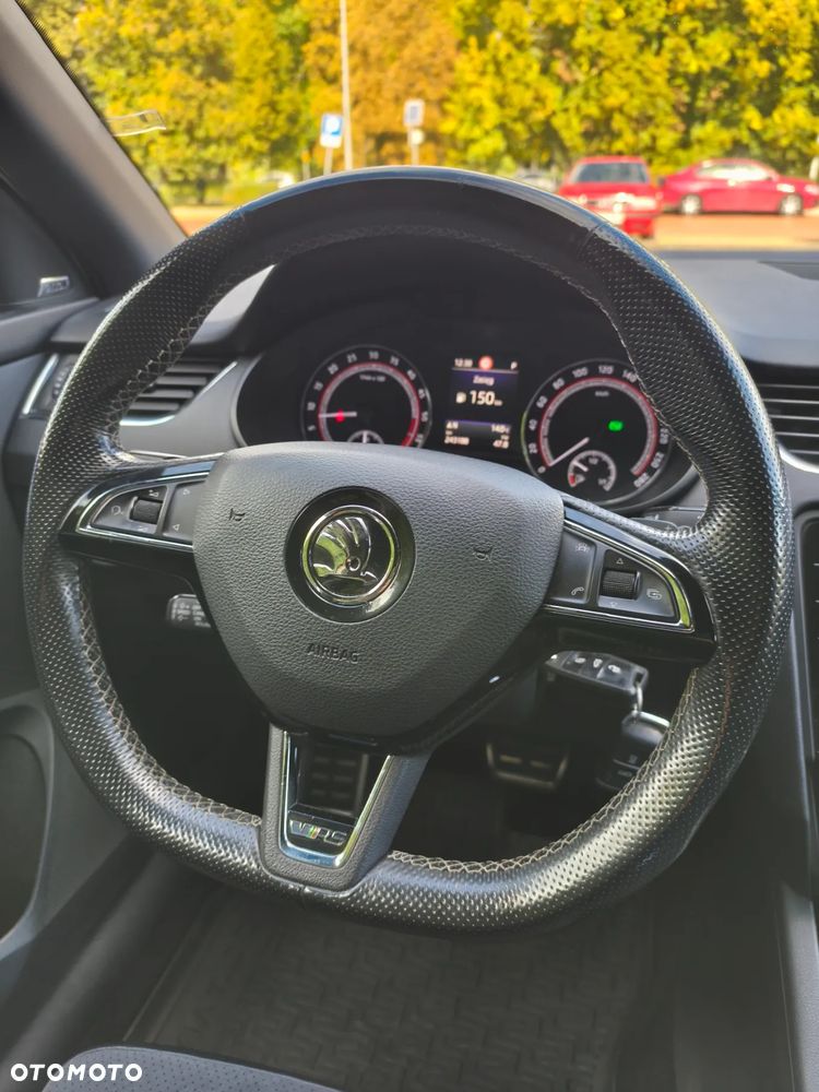 Skoda Octavia 2.0 TDI DSG RS - 20