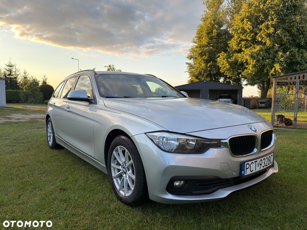 BMW Seria 3 318d - 26