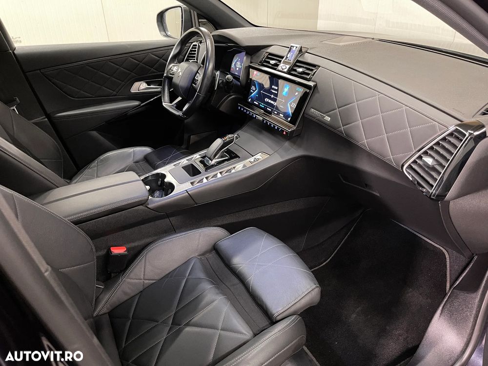 DS Automobiles DS 7 Crossback - 11