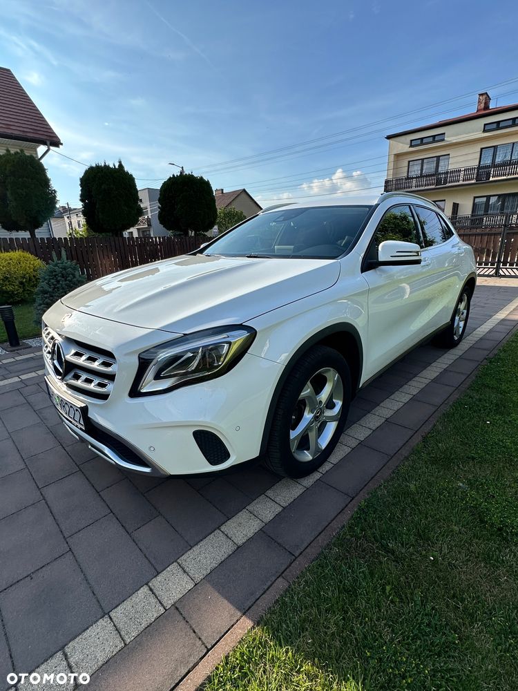 Mercedes-Benz GLA 200 7G-DCT - 7