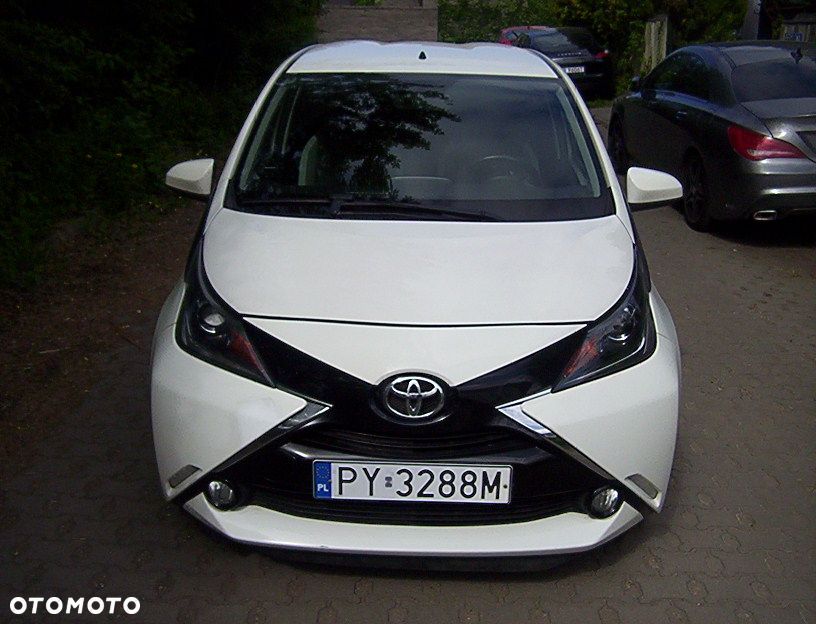 Toyota Aygo x-play Edition-S - 2