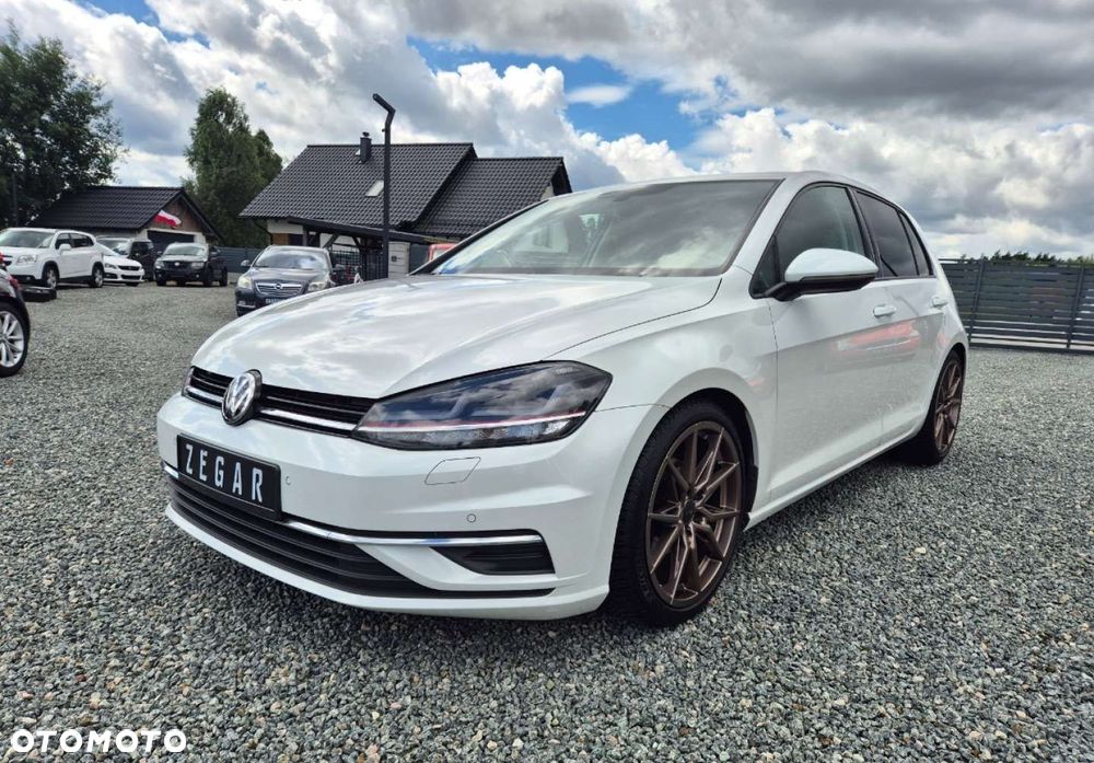Volkswagen Golf - 22