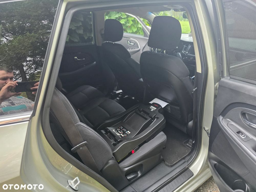 Kia Carens 1.6 GDI L 7os - 10