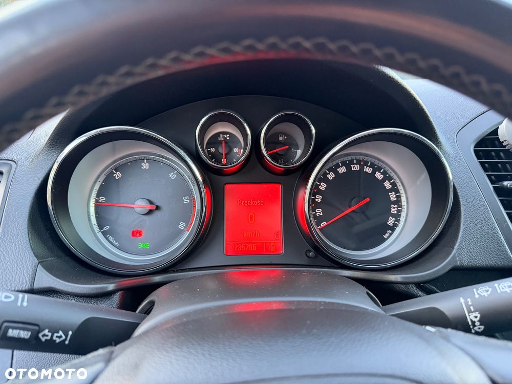 Opel Insignia 2.0 CDTI - 8