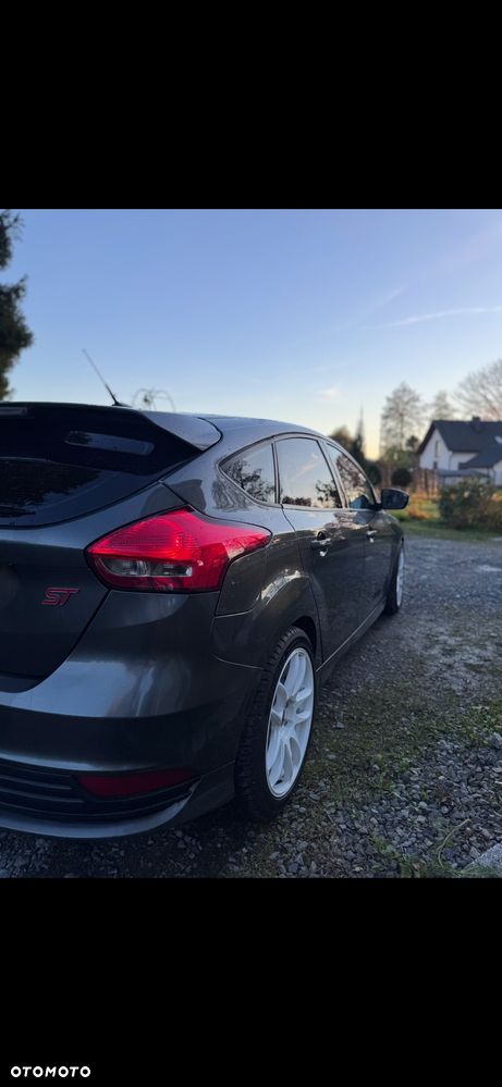 Ford Focus 2.0 EcoBoost ST - 2