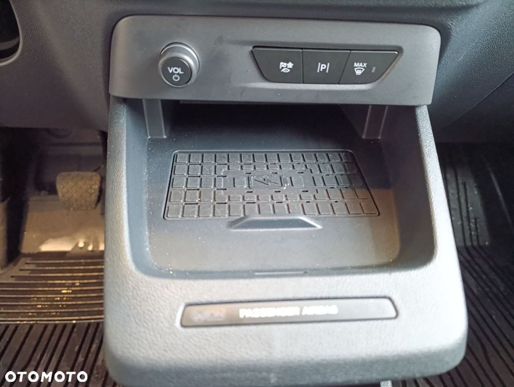 Ford Transit Courier - 16