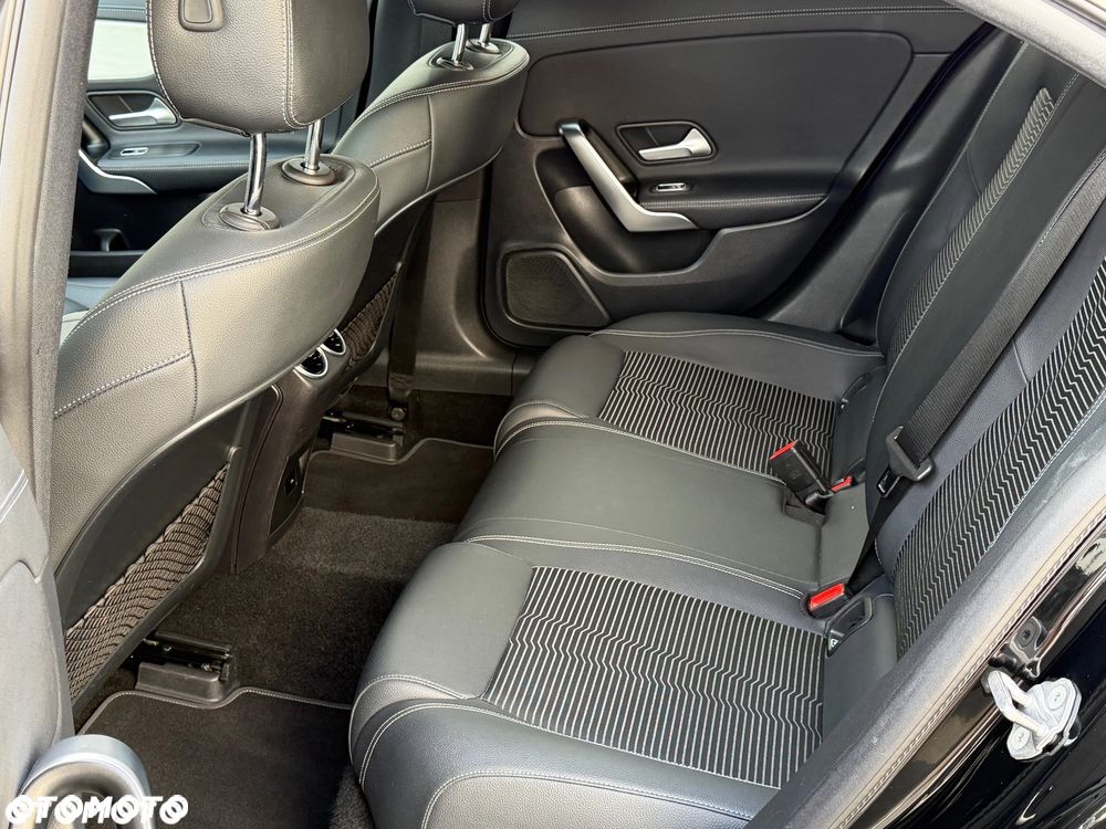 Mercedes-Benz CLA - 33