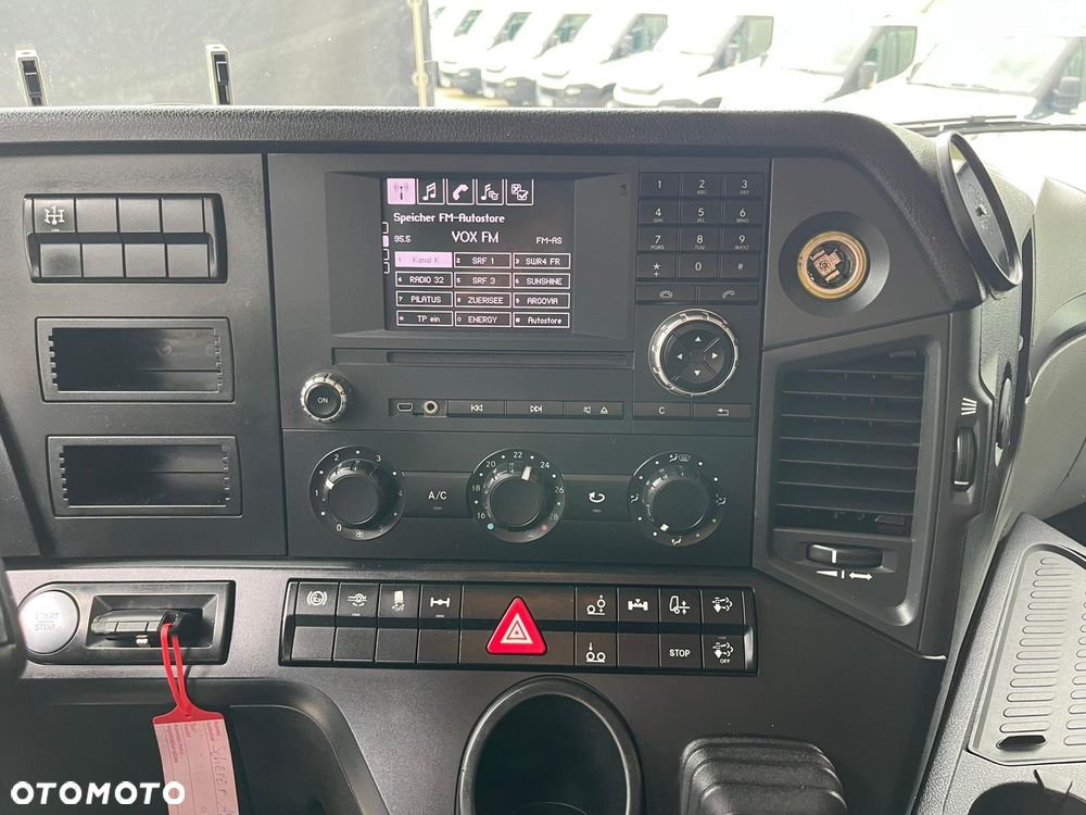 Mercedes-Benz ACTROS - 15