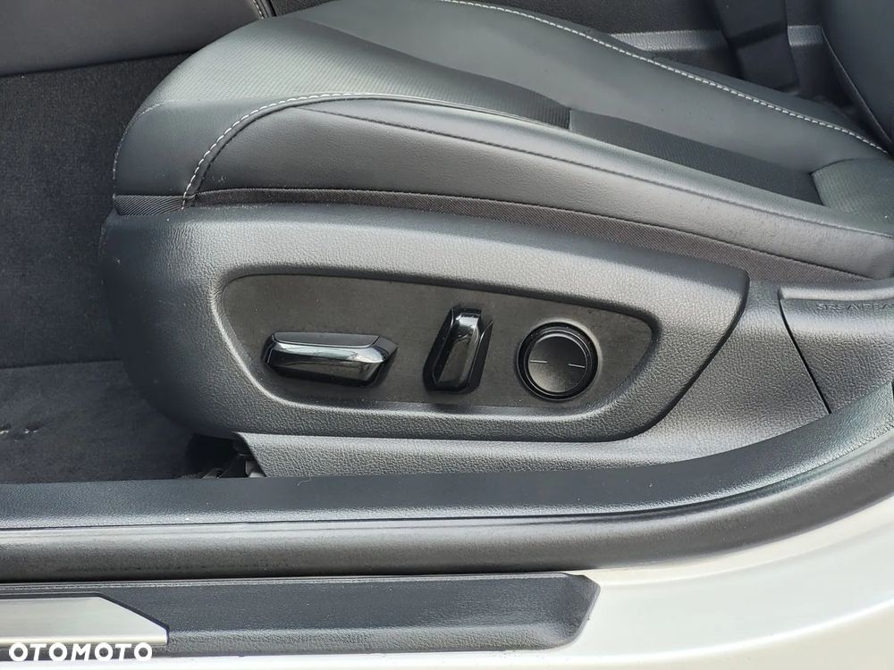 Lexus ES 300h Business Edition - 14