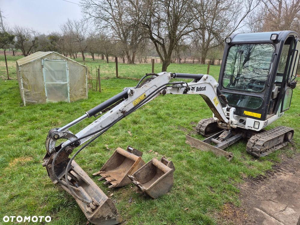 Bobcat E16 - 1