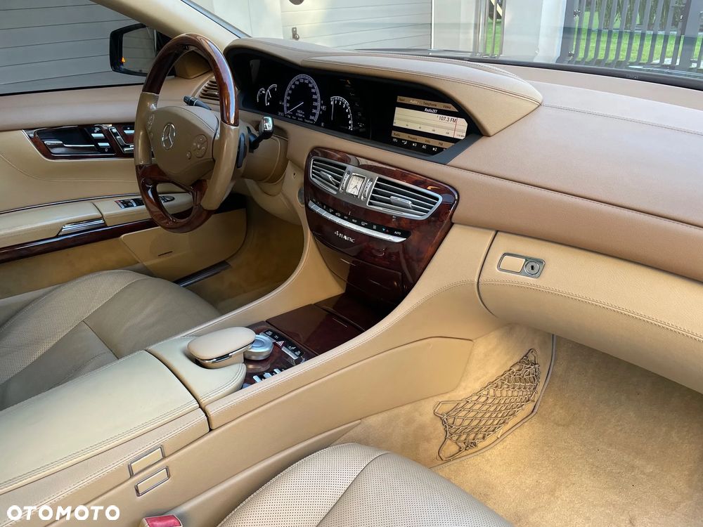 Mercedes-Benz CL 500 4-Matic BlueEff - 18