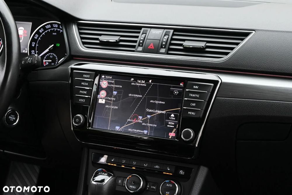 Skoda Superb 2.0 TDI DSG Premium Edition - 23