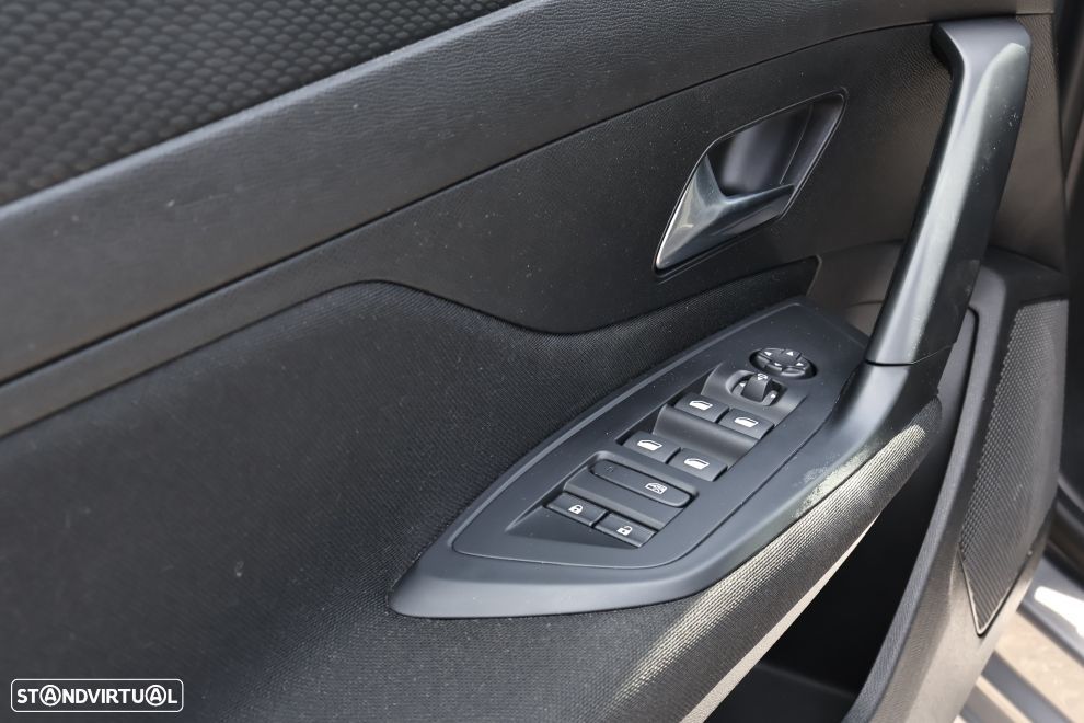 Peugeot 308 1.2 PureTech Active Pack — fotografia 14