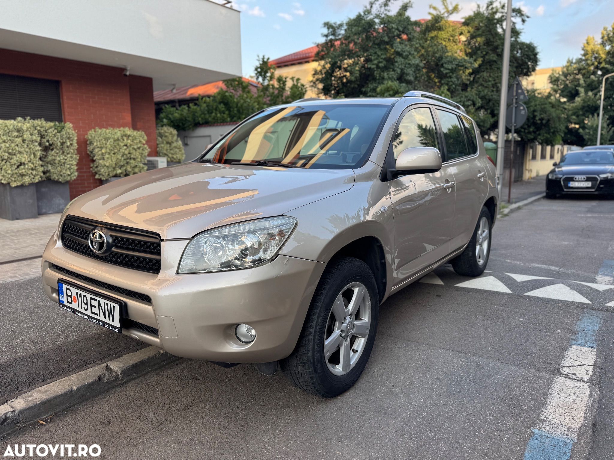 Toyota RAV4 - 1