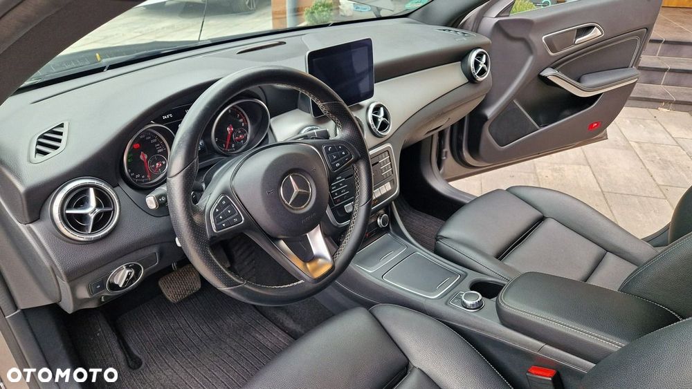 Mercedes-Benz CLA - 17