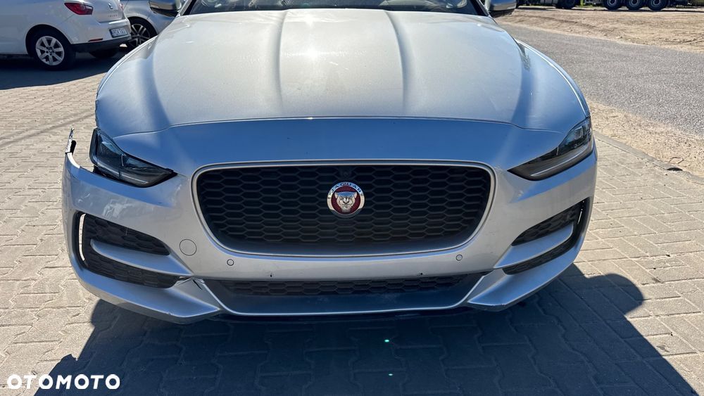Jaguar XE 2.0 D Prestige - 17
