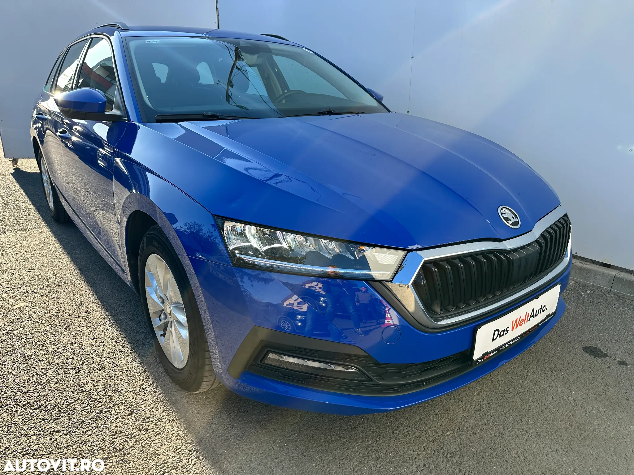Skoda Octavia Combi 2.0 TDI DSG Ambition - 4