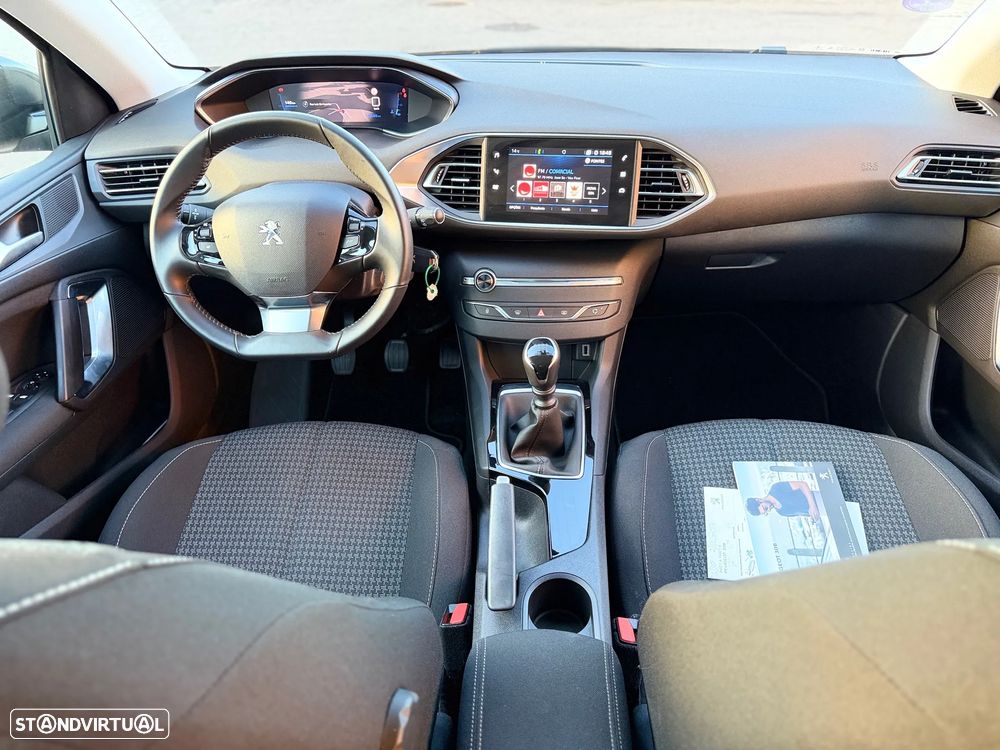 Peugeot 308 1.2 PureTech Style - 4