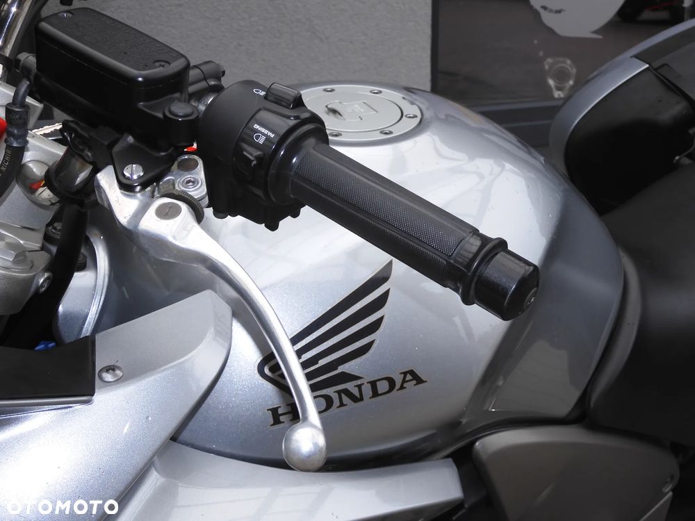 Honda CBF - 24