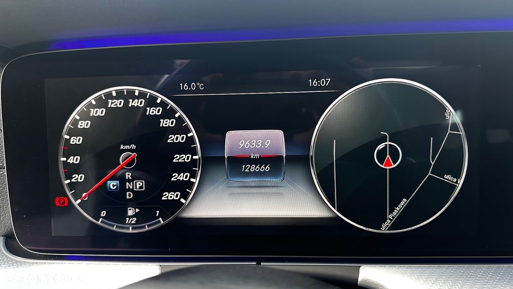 Mercedes-Benz Klasa E - 26