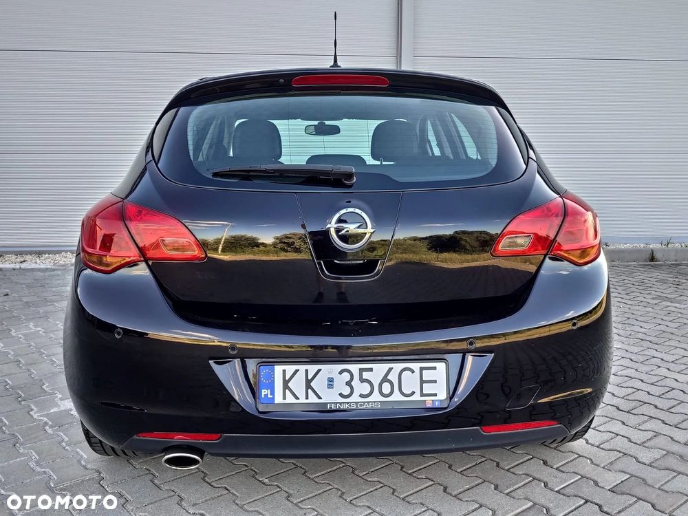 Opel Astra 1.4 Turbo Exklusiv - 9