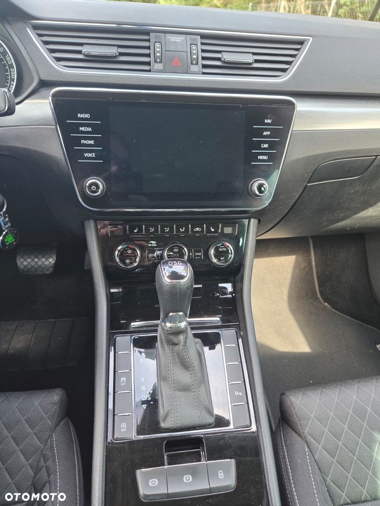 Skoda Superb 2.0 TSI Style DSG - 11