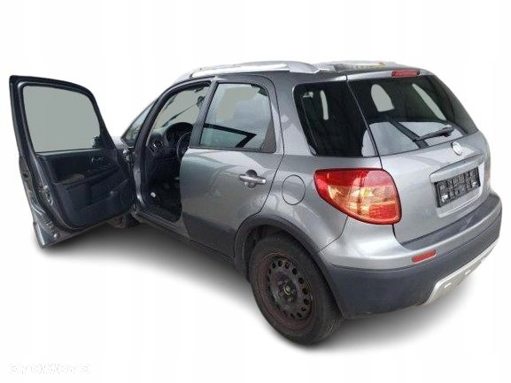 FIAT SEDICI 4X4 LIFT 9-14 KLAPA BAGAŻNIKA SZYBA TYŁ KPL 976 - 3