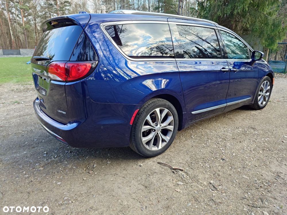 Chrysler Pacifica - 3