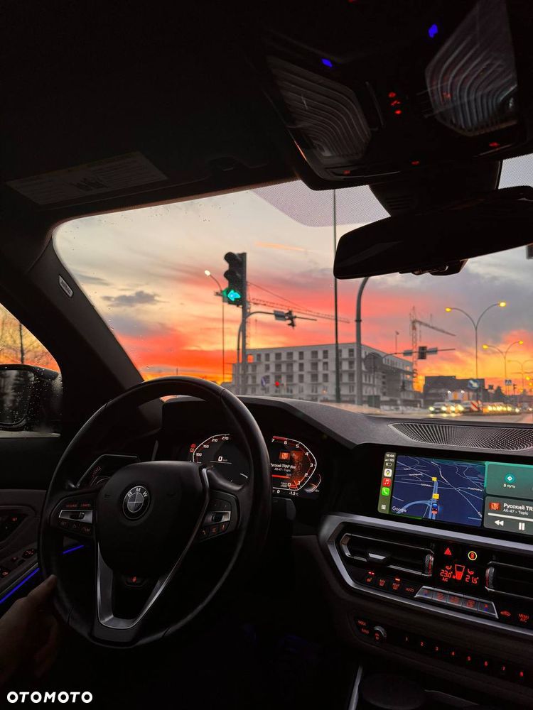 BMW Seria 3 330i xDrive - 5