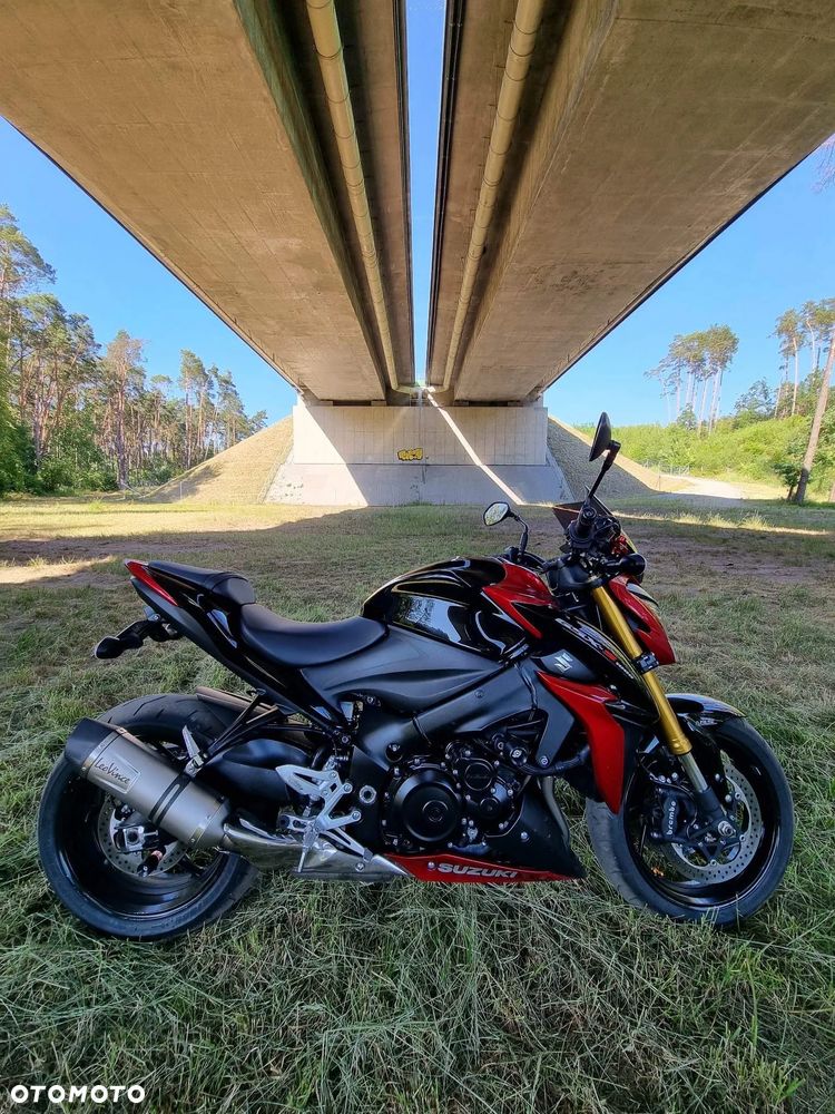 Suzuki GSX 1000 - 18