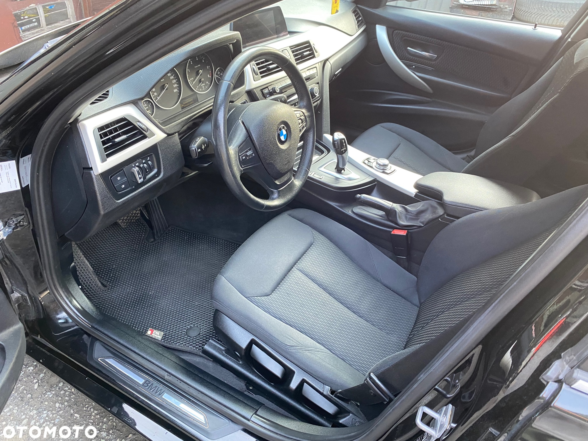 BMW Seria 3 318d Touring Modern Line - 23
