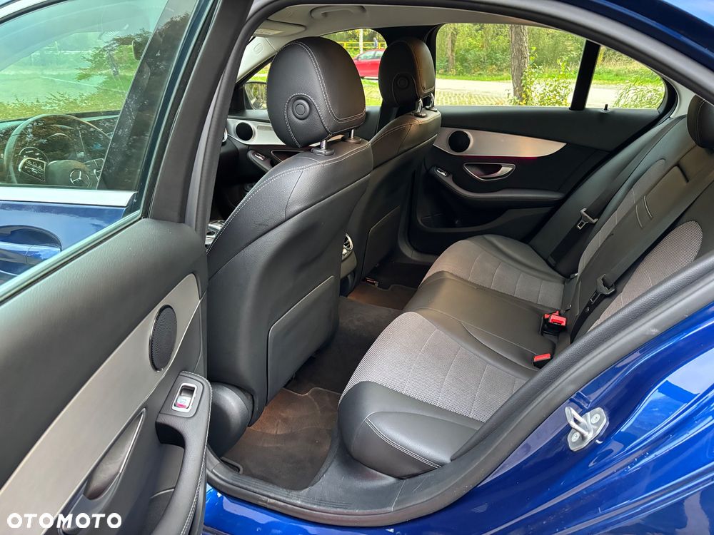 Mercedes-Benz Klasa C 200 d 9G-TRONIC - 21