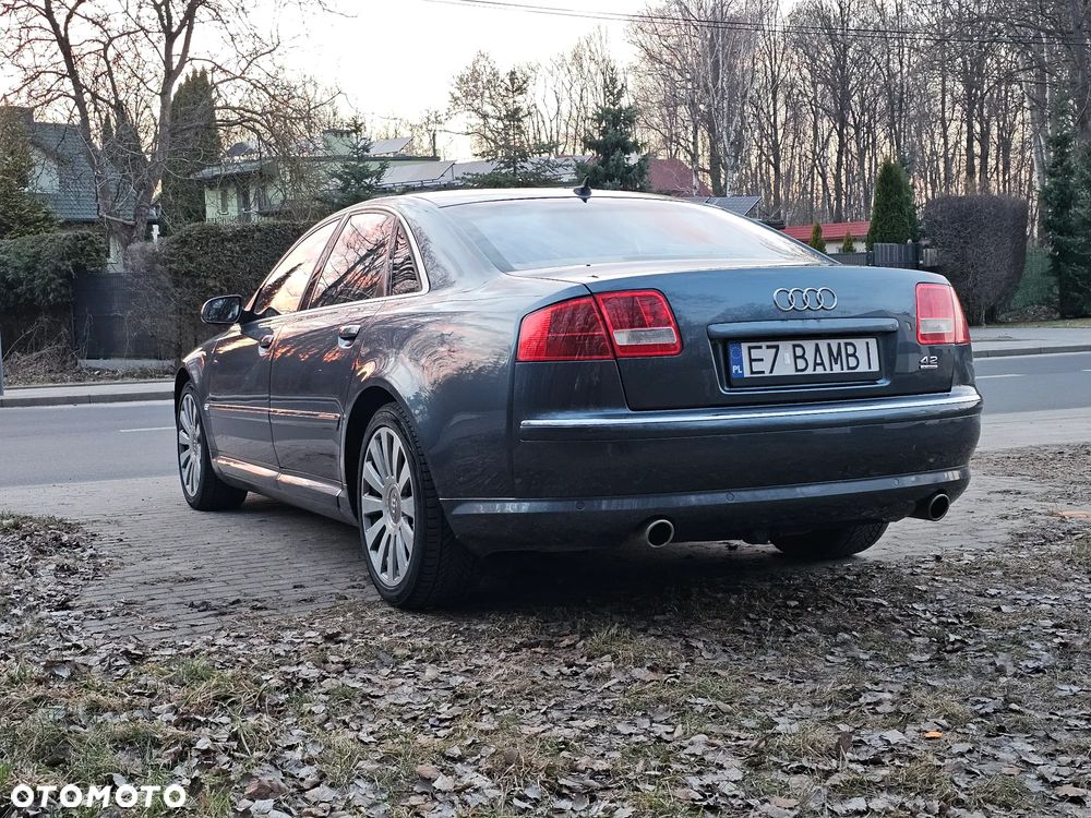 Audi A8 4.2 Quattro - 5
