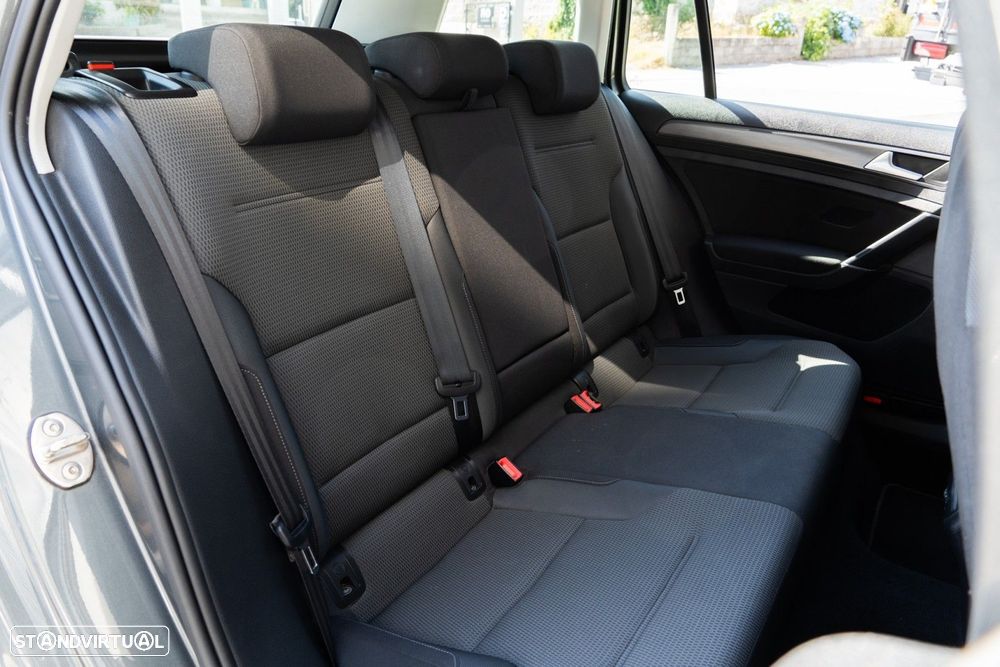VW Golf 1.6 TDI Confortline - 40