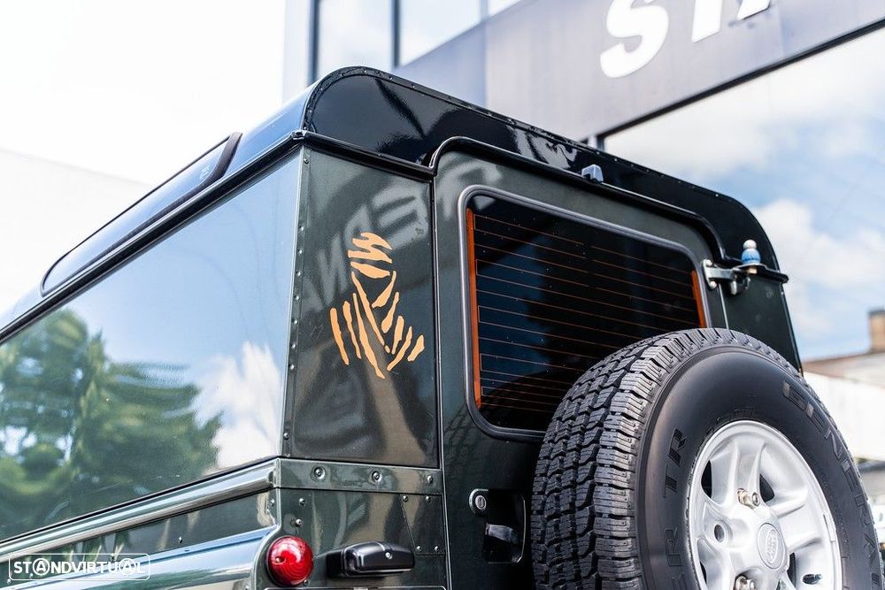 Land Rover Defender - 13