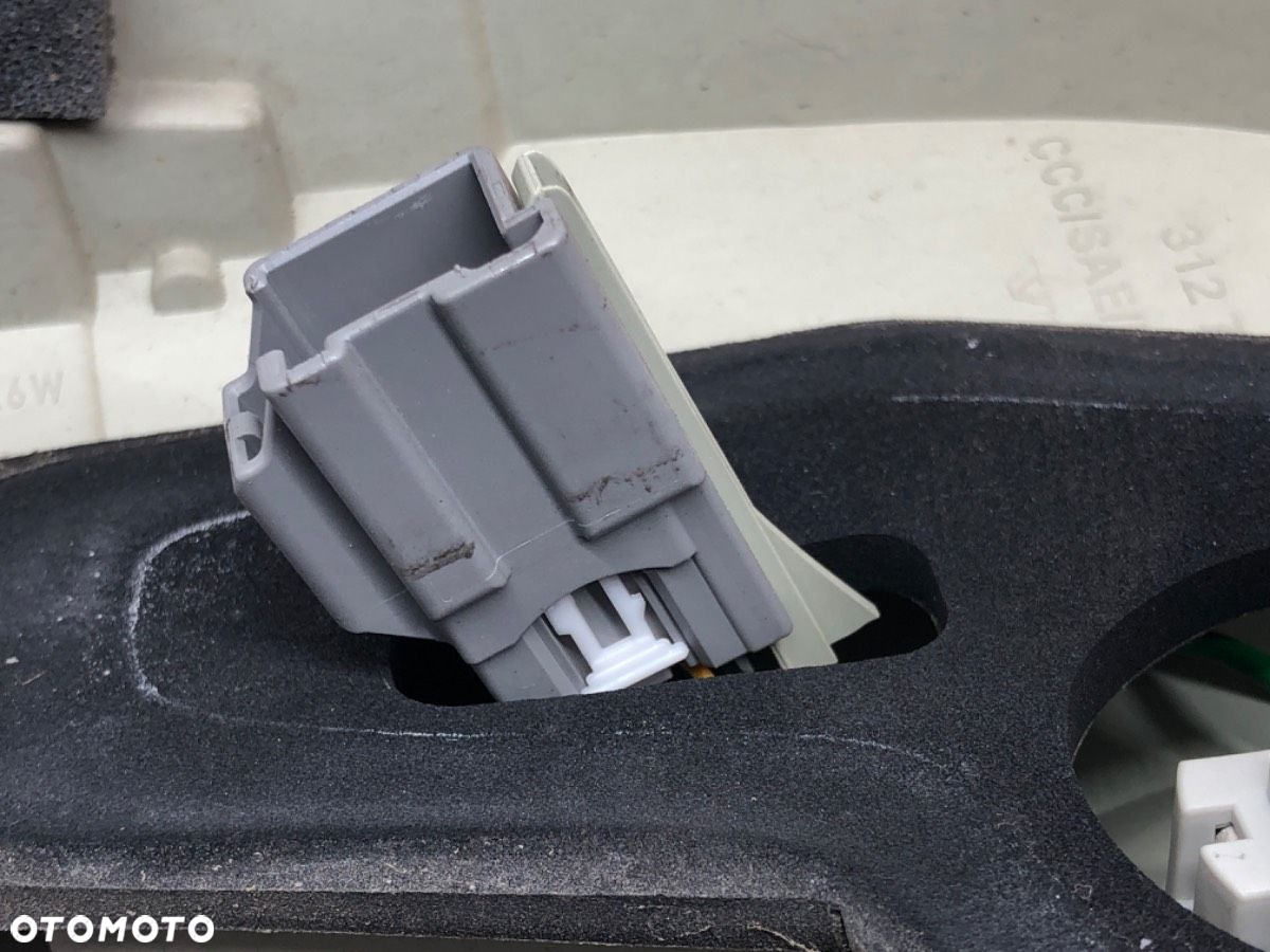 LAMPA PRAWY TYŁ - 243.00 PLN - VOLVO V70 III (135) 2007 - 2016 T5 177 kW [241 KM] benzyna 2010 - - 5