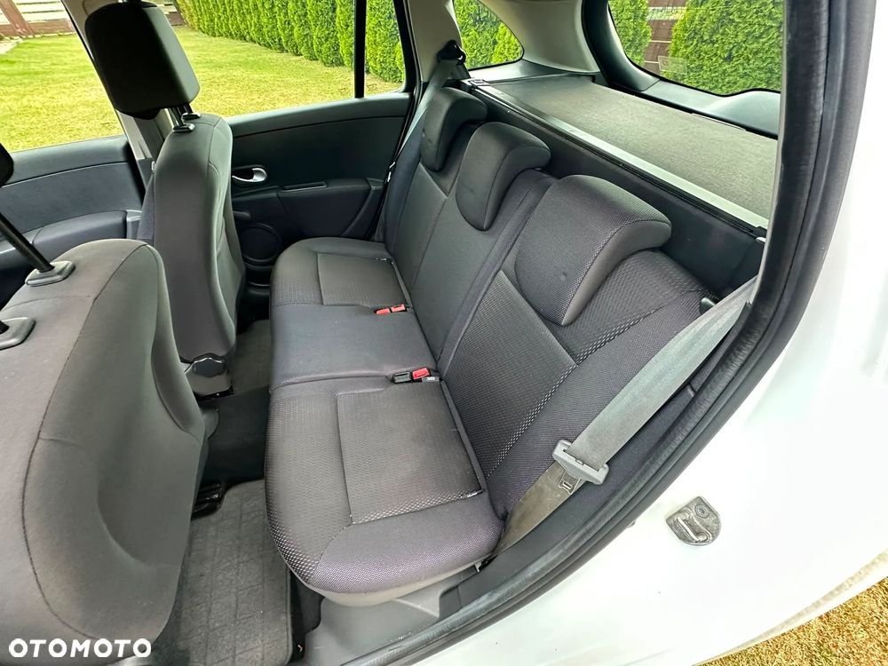 Renault Clio - 15