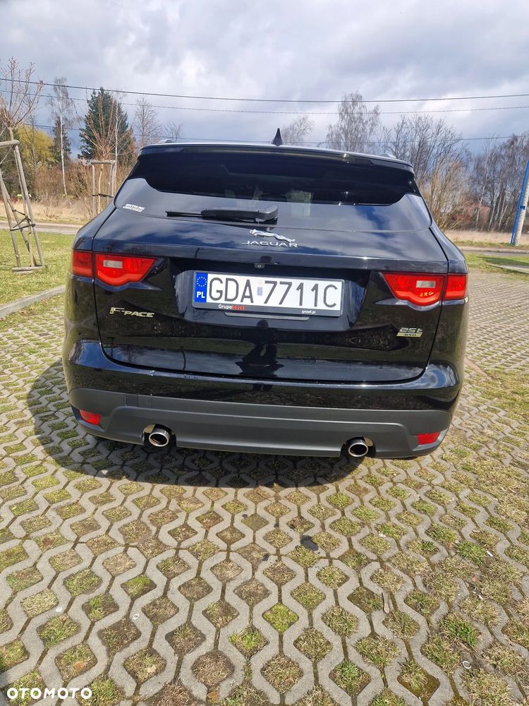 Jaguar F-Pace 2.0 i4P AWD Prestige - 11
