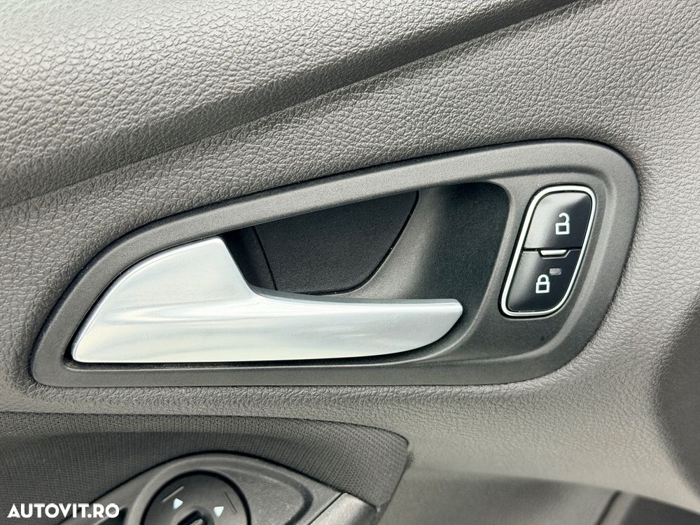 Ford Focus Turnier 1.6 TDCi DPF Start-Stopp-System Trend - 12