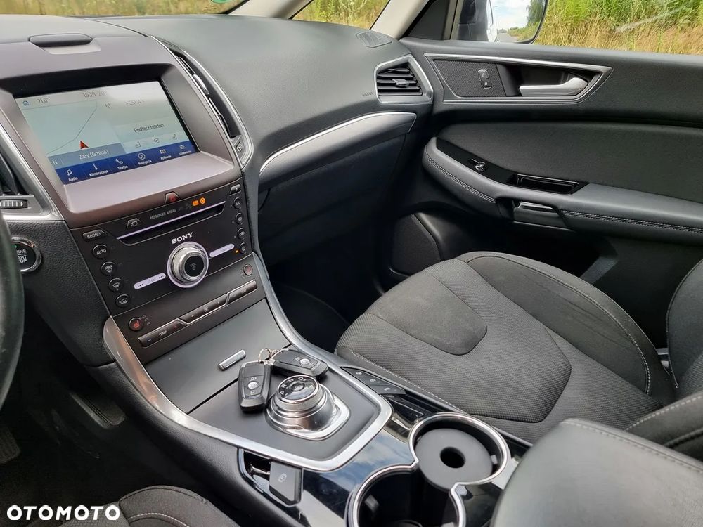 Ford S-Max - 17
