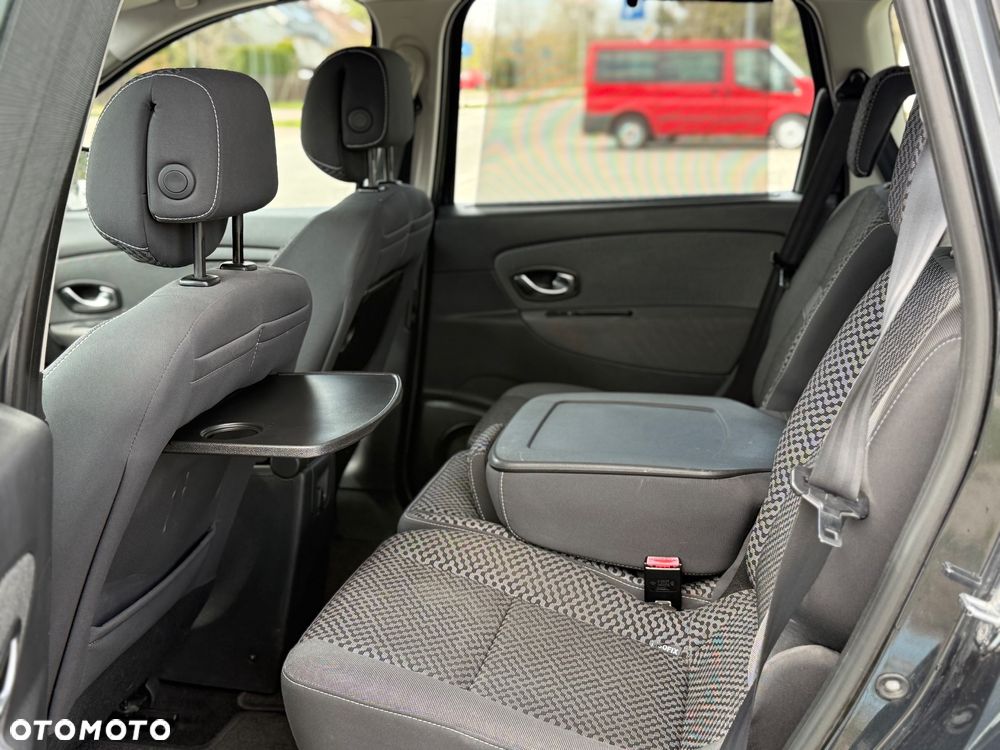 Renault Scenic 1.6 16V Expression - 9