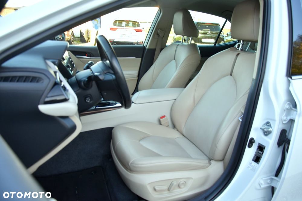 Toyota Camry 2.5 Hybrid Executive CVT - 15