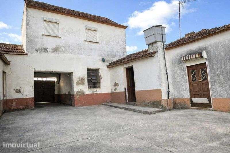 casa antiga com terreno, perto do pingo doce  em santa maria da feira - Grande imagem: 2/6