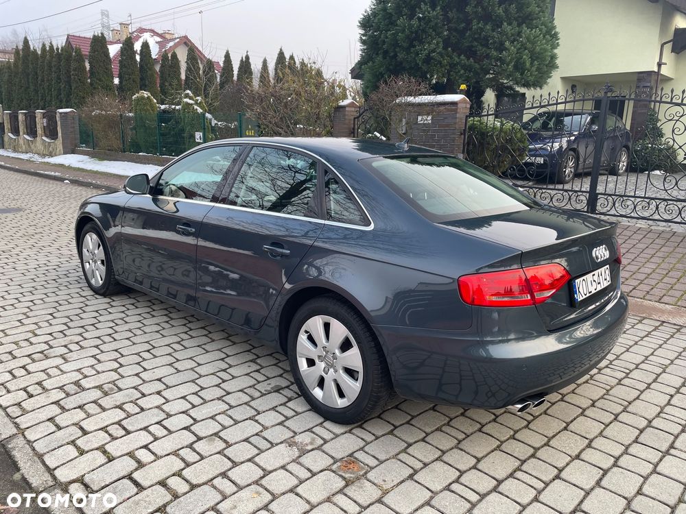 Audi A4 Limousine - 10