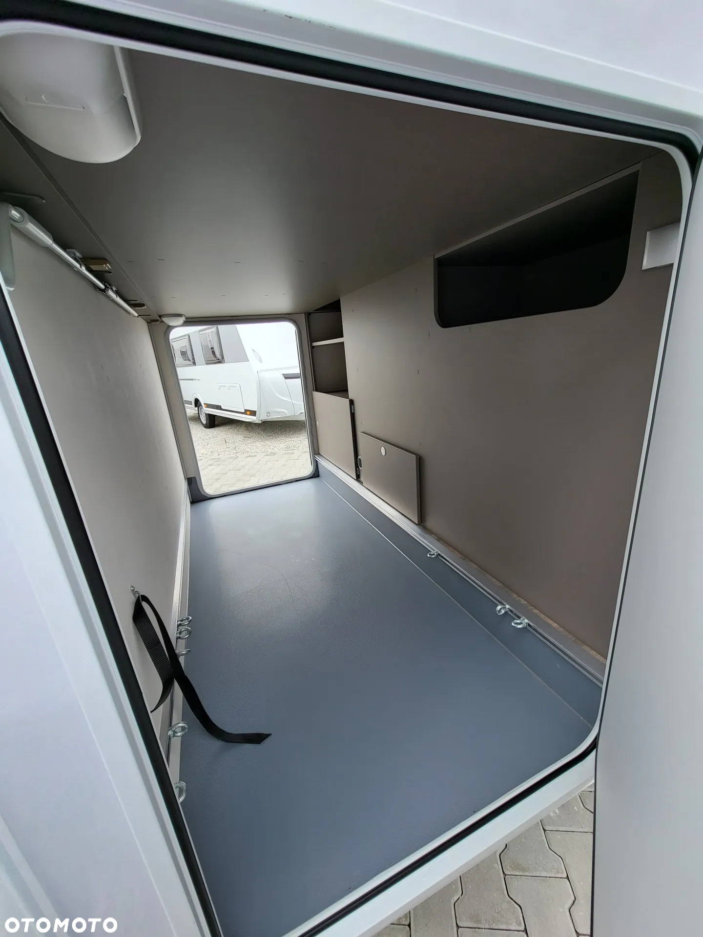 LMC Tourer Lift H730G - Kampery 4-osobowy - 19