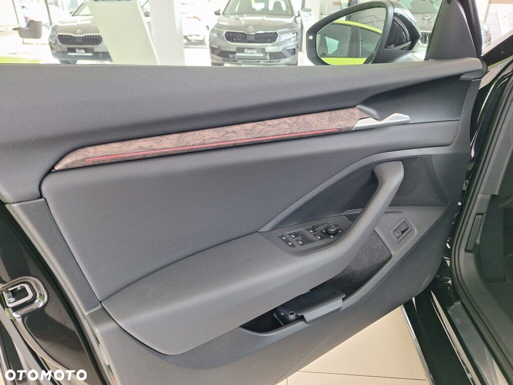 Skoda Superb 2.0 TDI SCR 4x4 L&K DSG - 12